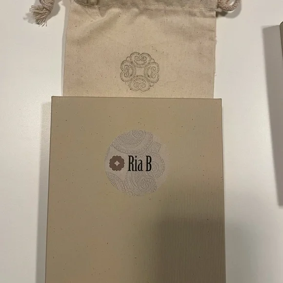 Yemen vintage silver beads labradorite bead necklace by Designer Ria B - Picture 9 of 9